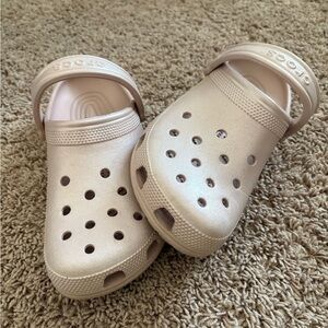 Women’s Pearl Pink Crocs